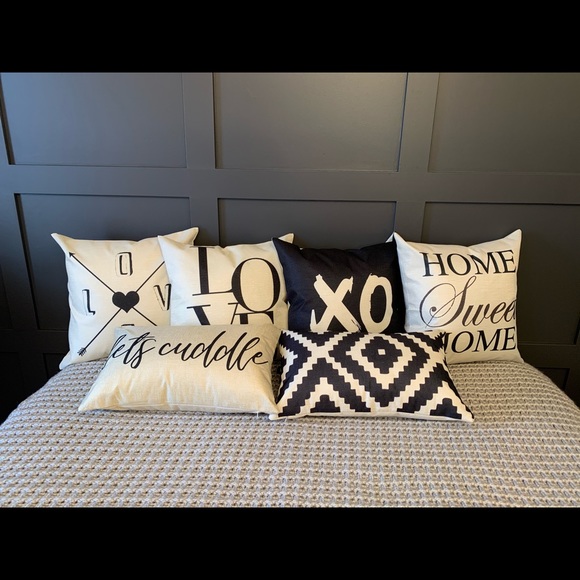 Decor Pillows - Brand New - Picture 4 of 5